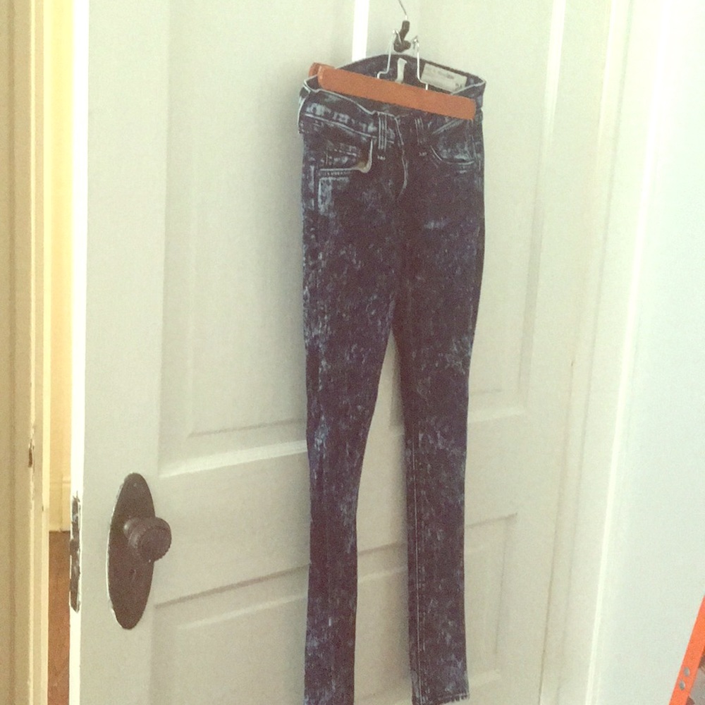 Rag and Bone size 24 Acid Wash Denim